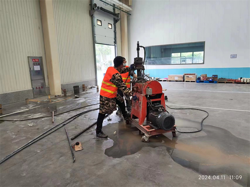 芷江厂房地面下沉塌陷注浆加固施工